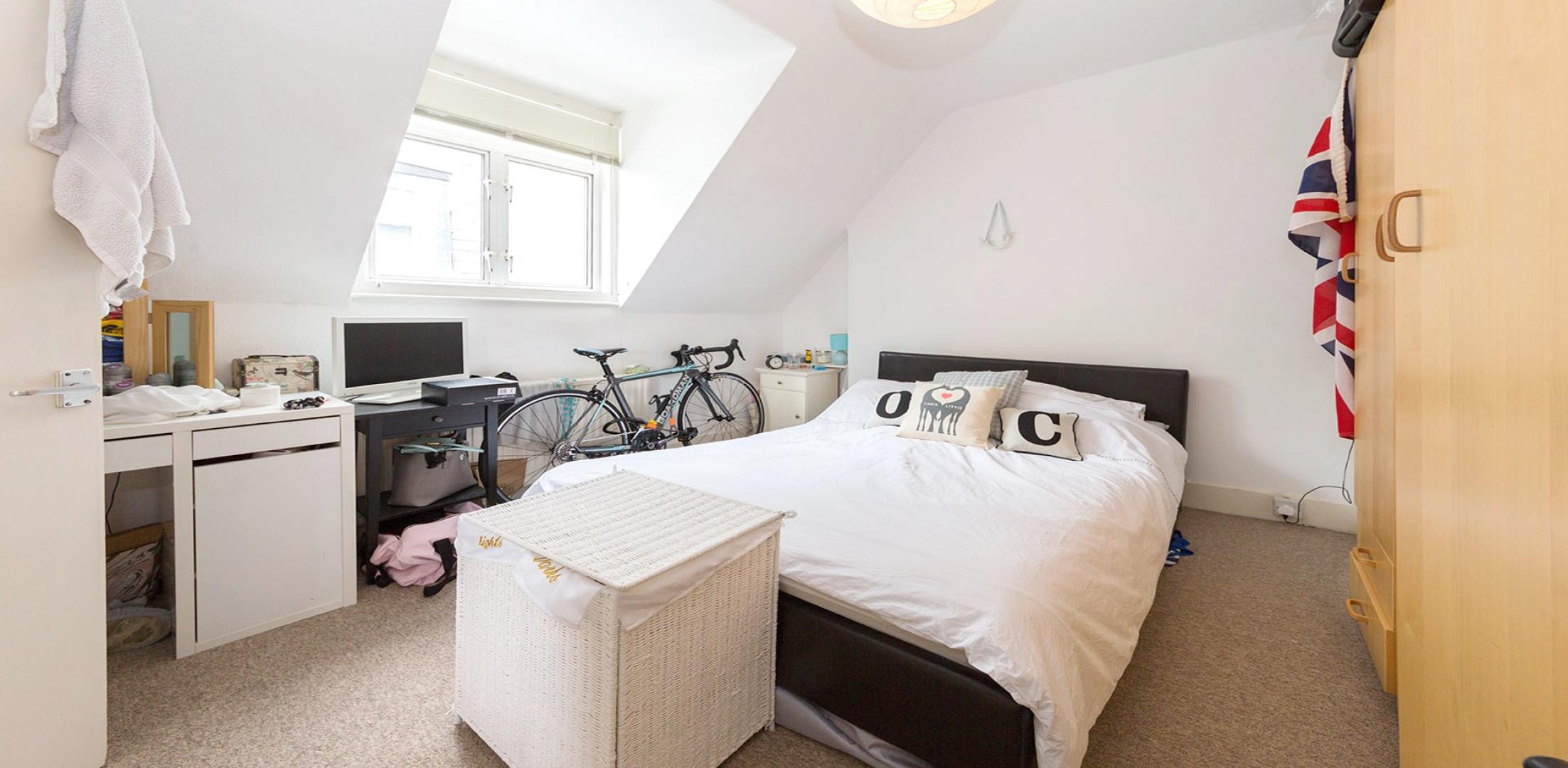 			1 Bedroom, 1 bath, 1 reception Flat			 Woodchurch Road, WEST HAMPSTEAD